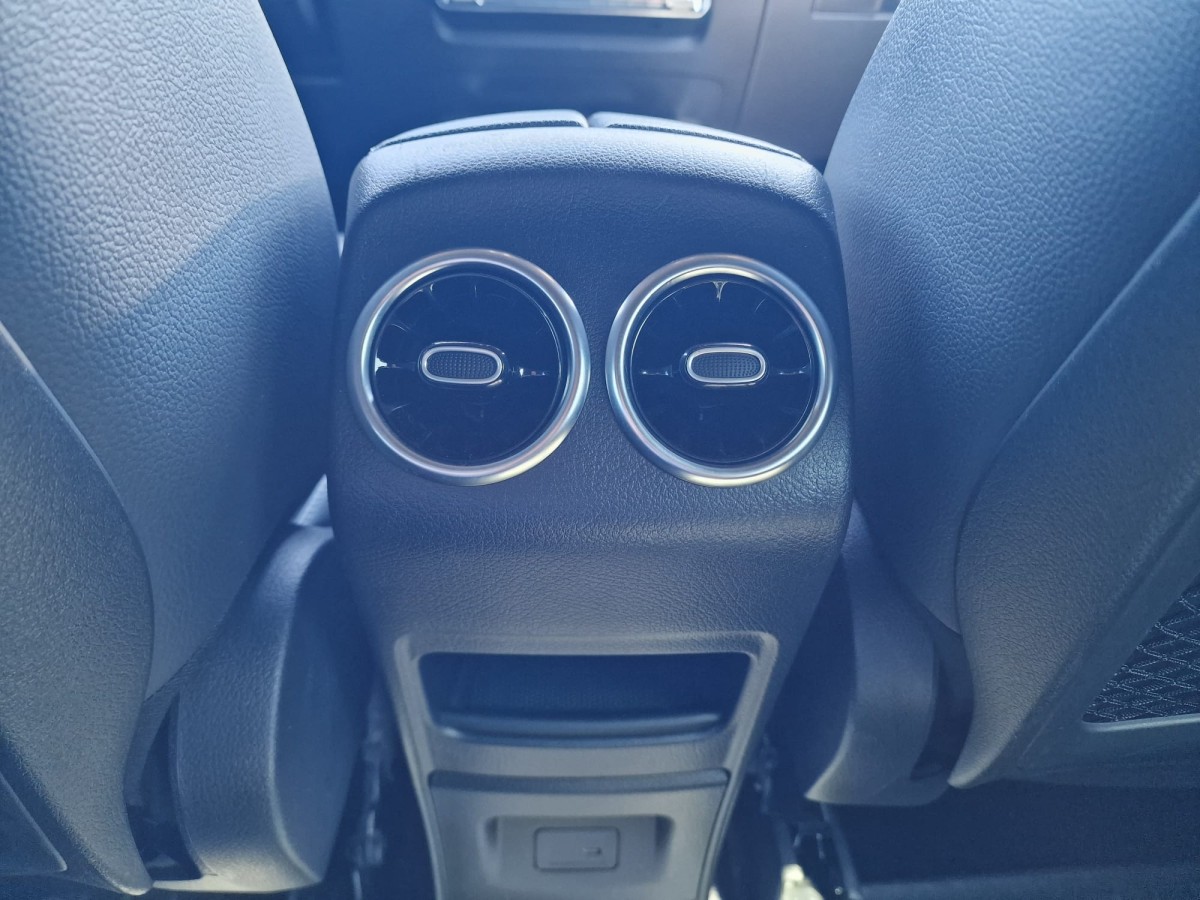 MERCEDES GLA 200D