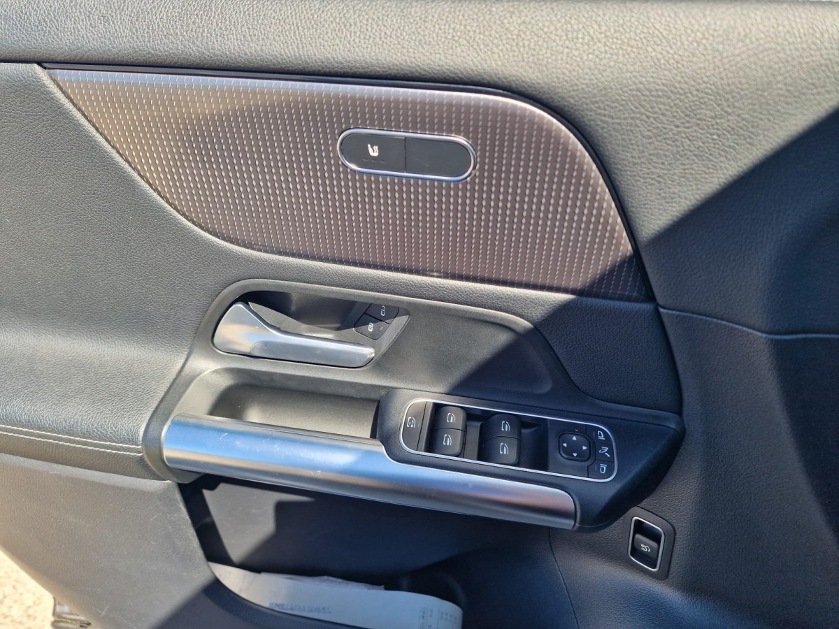 MERCEDES GLA 200D