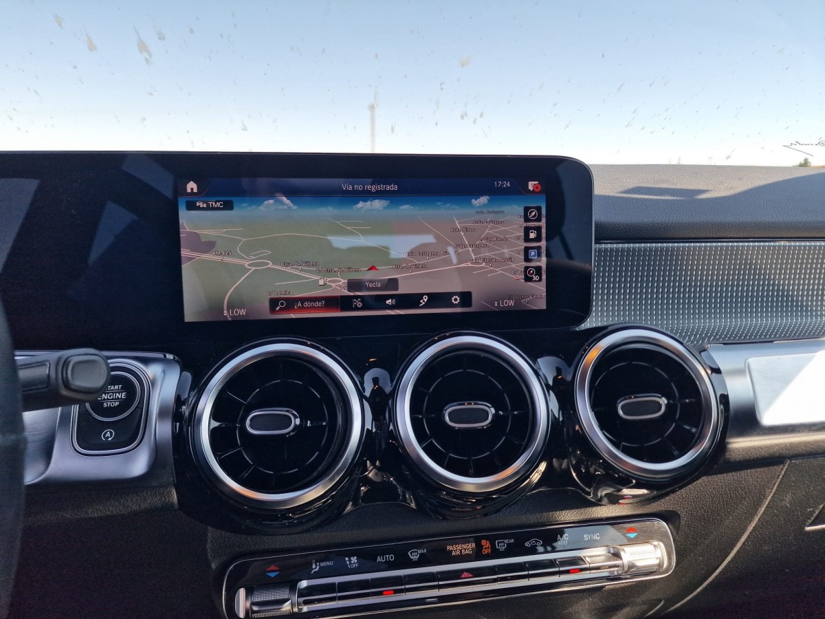 MERCEDES GLB