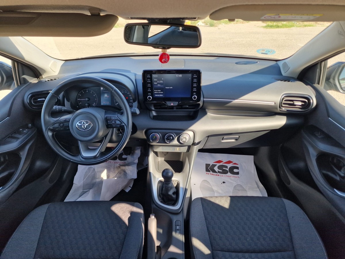 TOYOTA YARIS