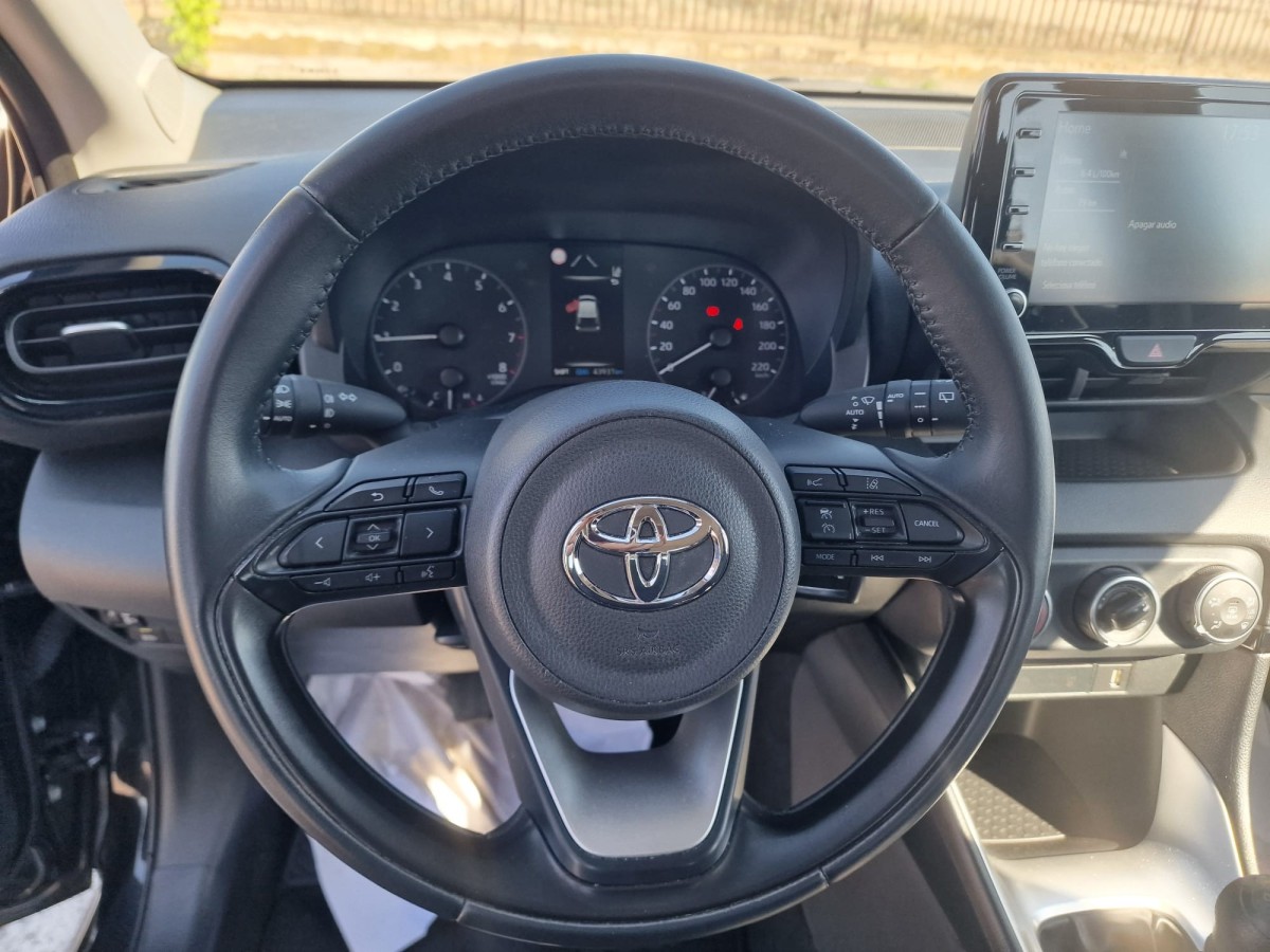 TOYOTA YARIS