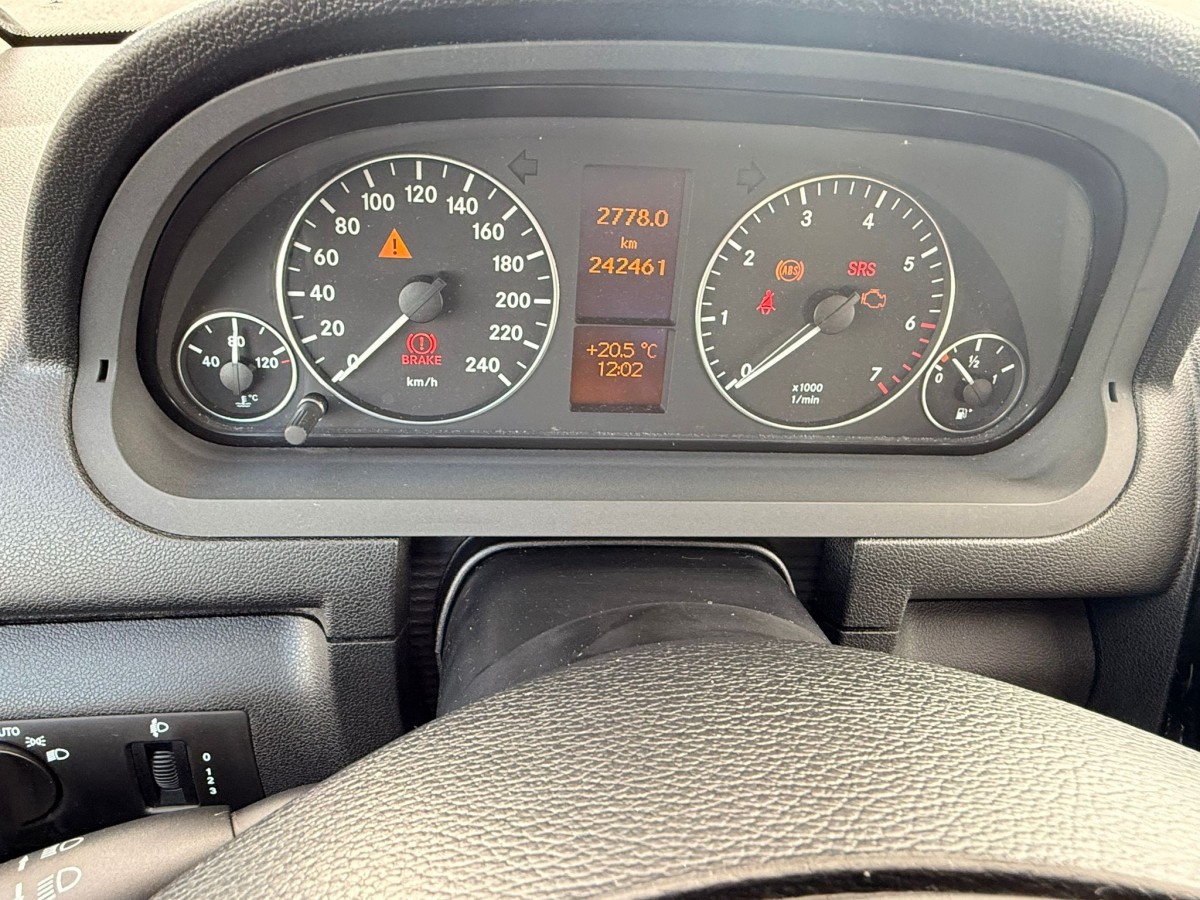 MERCEDES A160